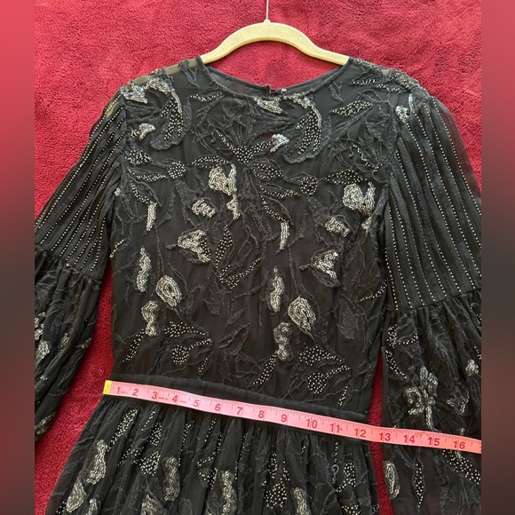STUNNING SEQUIN & EMBROIDERED BLK LACE BUTTON BACK DRESS SIZE SMALL - Picture 7 of 8